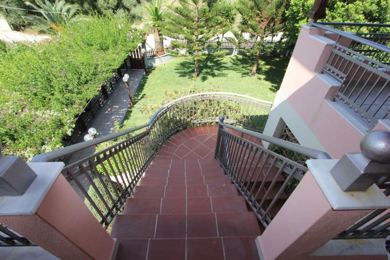 Tosis Apartments Σβορωνάτα Εξωτερικό φωτογραφία